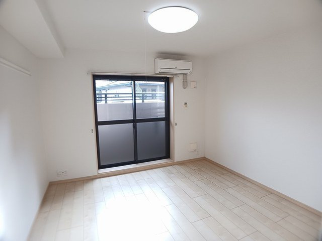 アヴニールの居間・リビング