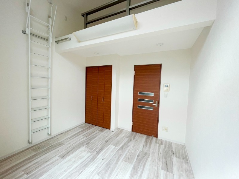 ラウレアKの居間・リビング