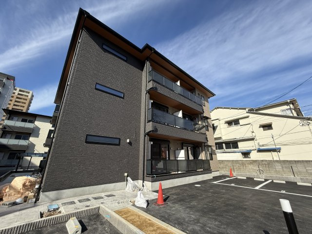 シエーナ川西中央１