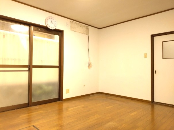 西宮市西波止町　中古戸建の居間・リビング