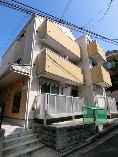 ワイズ横浜上大岡の外観