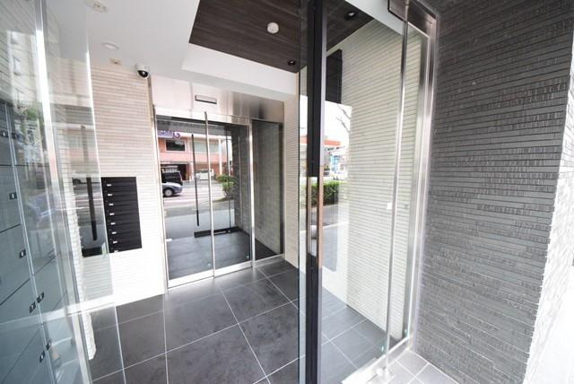 メイクスデザイン横浜蒔田のエントランス