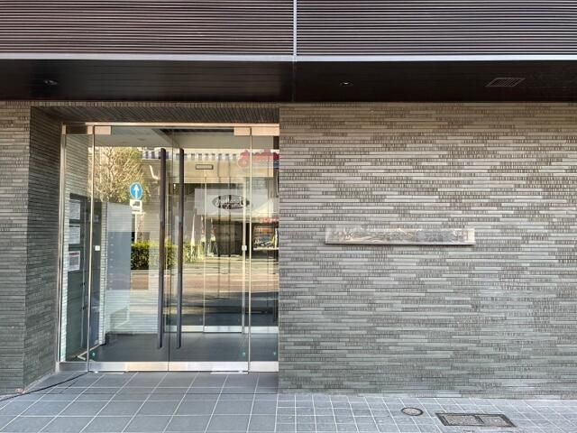 メイクスデザイン横浜蒔田のエントランス