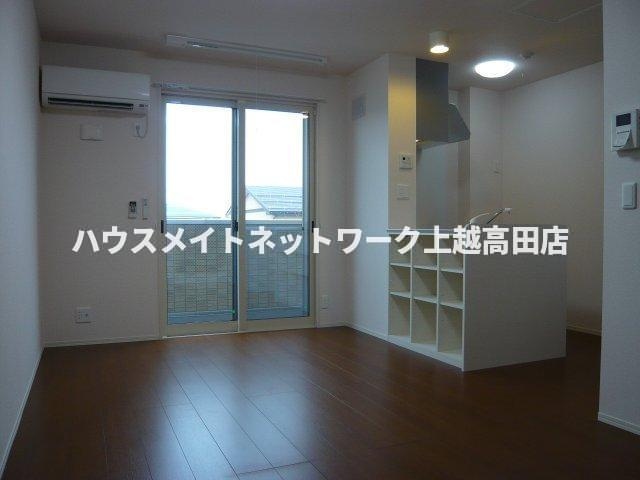 アヴニール シャトーの居間・リビング|ＬＤＫ