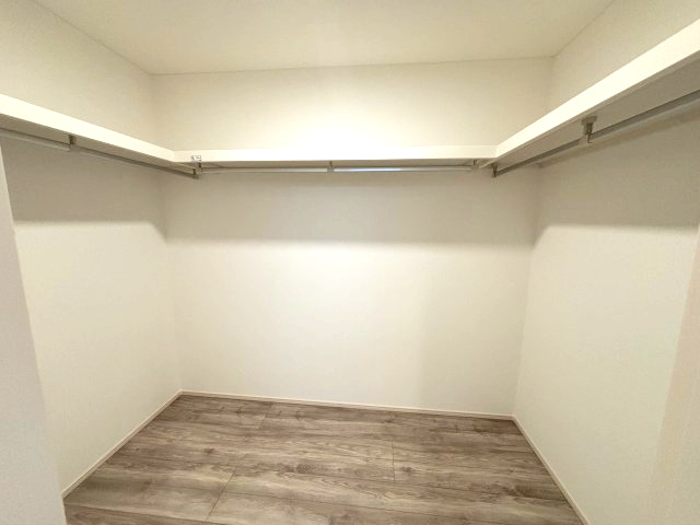 土浦市おおつ野8丁目　戸建の収納|洗面台横の納戸はファミリークローク仕様