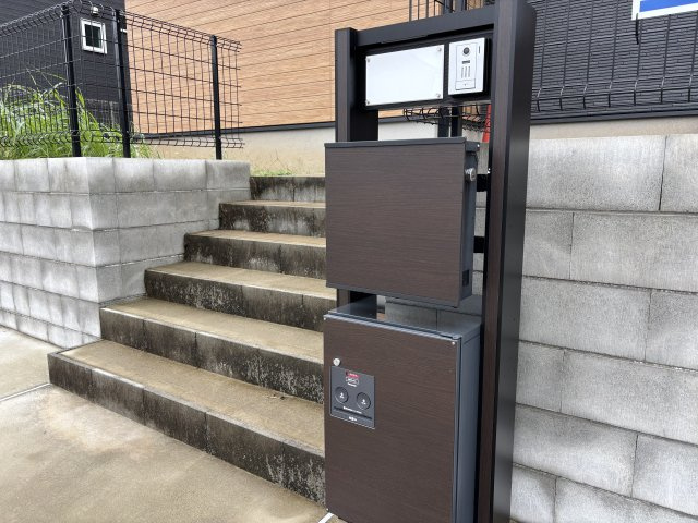 土浦市おおつ野8丁目　戸建の防犯設備|宅配ボックス付