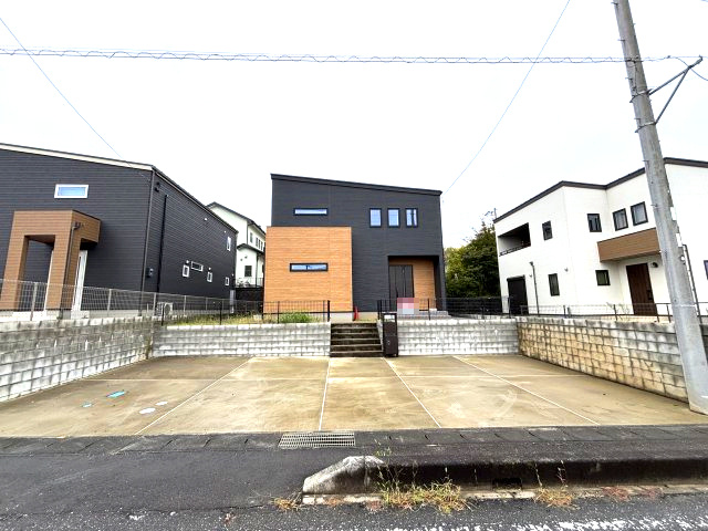 土浦市おおつ野8丁目　戸建の駐車場