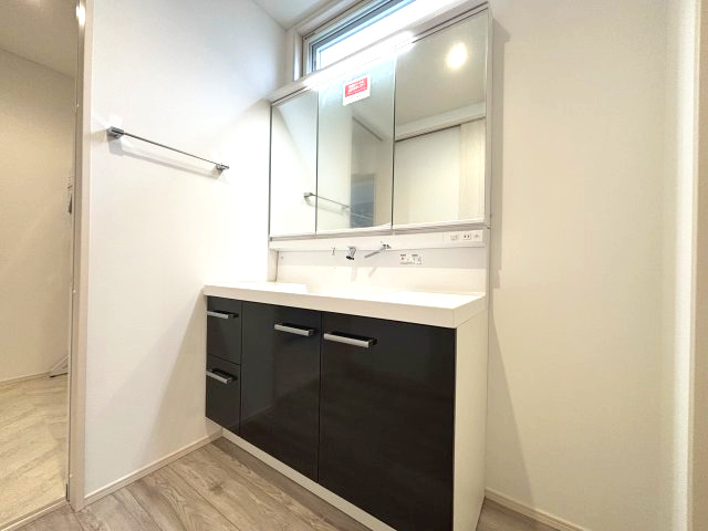 土浦市おおつ野8丁目　戸建の独立洗面台