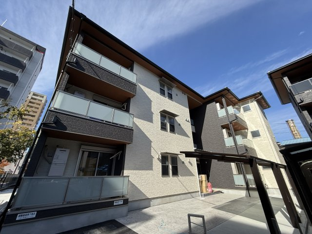 シエーナ川西中央２の外観