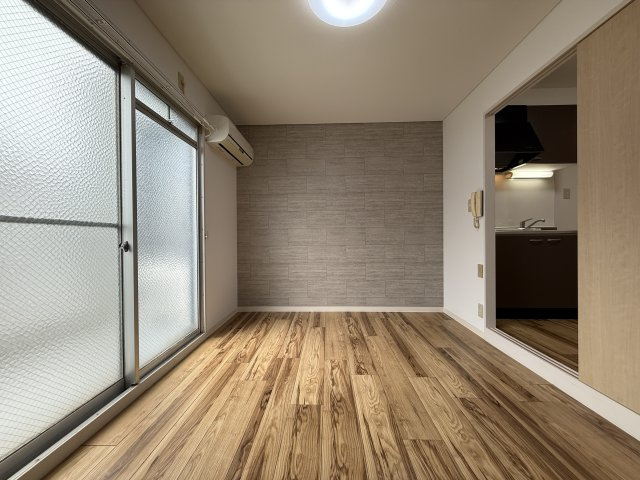 ルミナス野山の居間・リビング