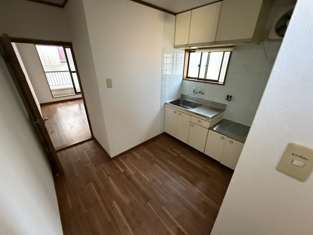 河南ハイツの居間・リビング