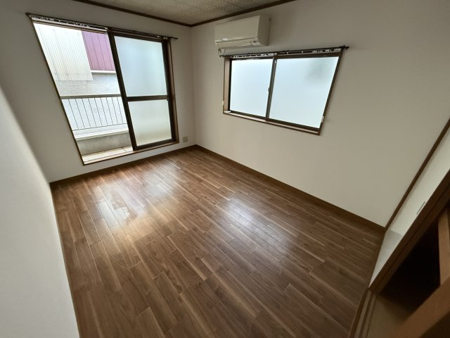 河南ハイツの居間・リビング