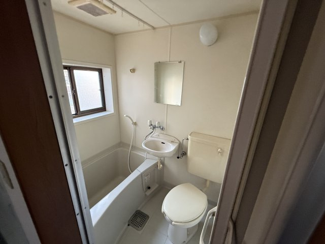 河南ハイツの浴室