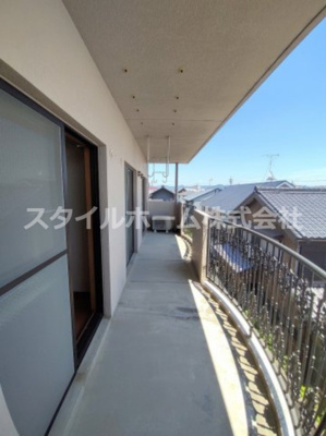 【バルコニー】 | カーサ・ノーブル | 暖かな日差しのふりそそぐバルコニー