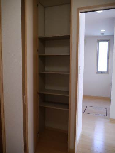 エバーグリーン桜町 B棟の内装