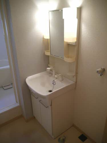 エバーグリーン桜町 B棟の洗面所|広い洗面スペースです★