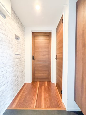 花畑プレミアの玄関|きれいな玄関です♪