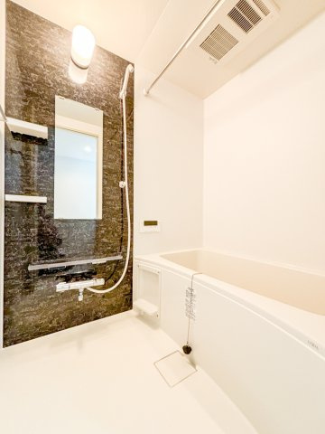 花畑プレミアの浴室|追い焚き・浴室乾燥機付きのお風呂です♪