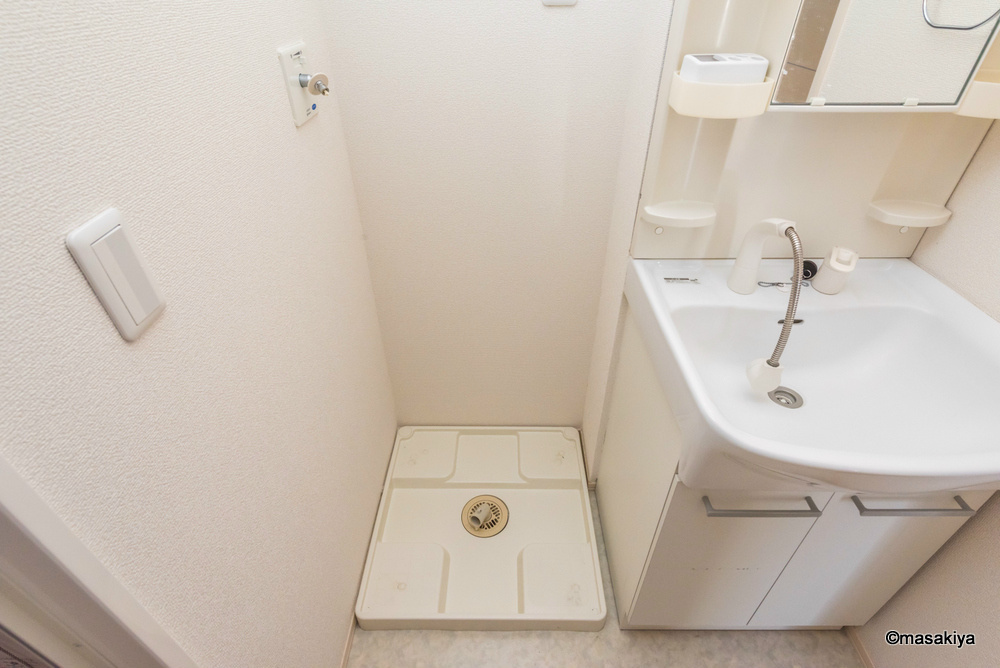 メゾン・ド・ポミエの洗面所|室内洗濯機置き場