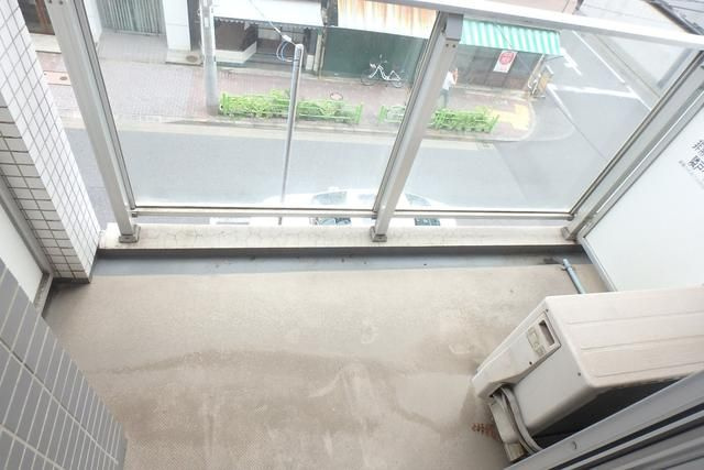 ドゥーエ新富町のバルコニー