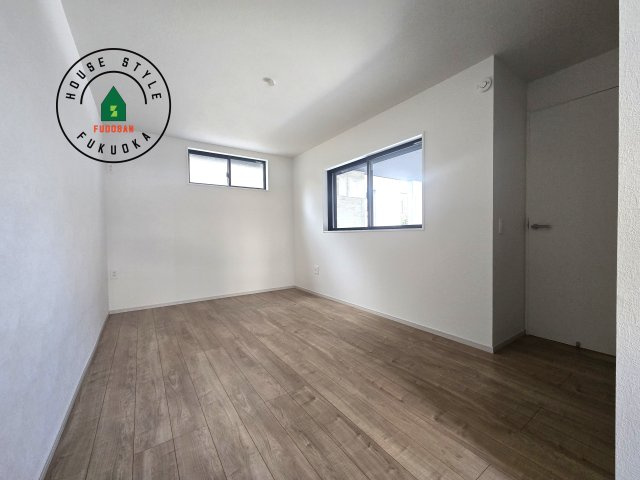 福岡市東区千早1丁目第2-2棟(1号棟)の内観：施工例|主寝室には収納力に優れたクローゼットがありますので、お部屋もすっきり片付きます。