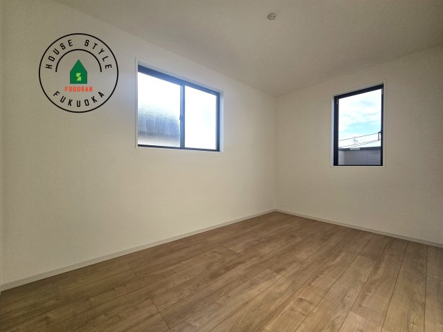 福岡市東区千早1丁目第2-2棟(1号棟)の内観：施工例|穏やかな光が差し込む室内には、穏やかな時間が流れます。