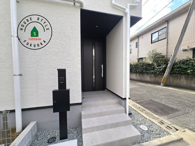 福岡市東区千早1丁目第2-2棟(1号棟)の外観：施工例|おでかけの時も帰った時も、「我が家」を最初に感じでもらえる素敵な空間に。