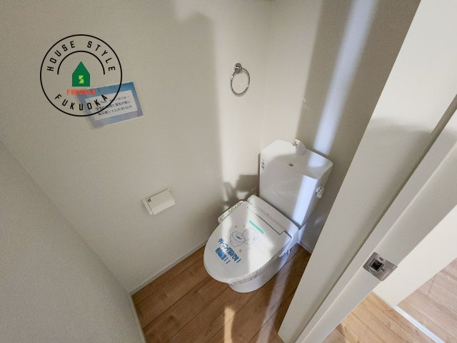 糟屋郡篠栗町津波黒2丁目第3-1棟(1号棟)の内観：施工例|温水洗浄便座を完備しております。2ヶ所にトイレがあるのは朝の慌ただしい時間も安心です。