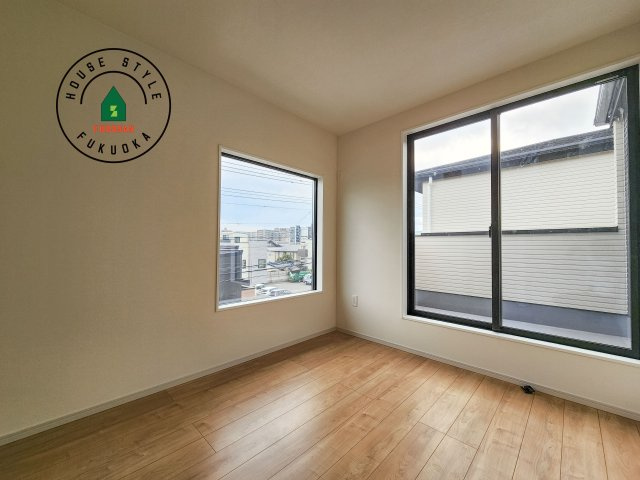 福岡市西区小戸3丁目第4-3棟(2号棟)の子供部屋|穏やかな光が差し込む室内には、穏やかな時間が流れます。