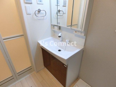 【洗面所】 | メルヴェーユ黒須Ⅷ | 朝の支度もスムーズな独立洗面台。