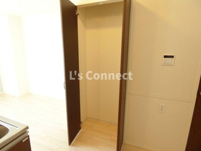 【設備】 | メルヴェーユ黒須Ⅷ | ＬＤＫにも収納付き。