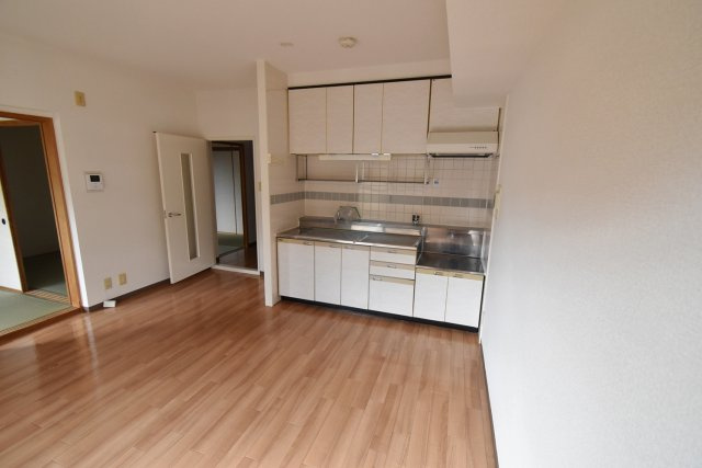 グリーンビュー1号館の居間・リビング