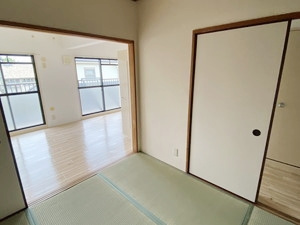 グリーンビュー1号館の和室