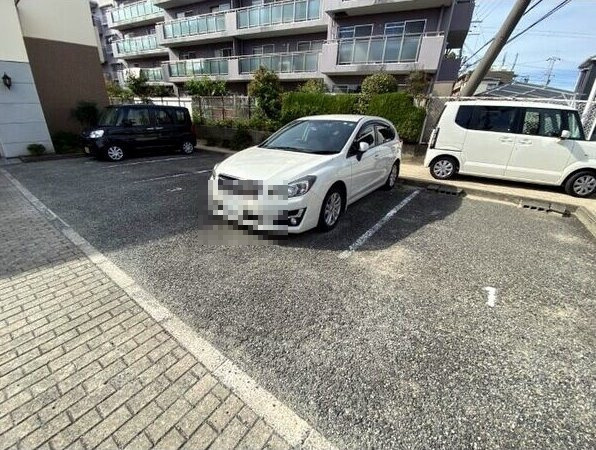 グリーンビュー1号館の駐車場