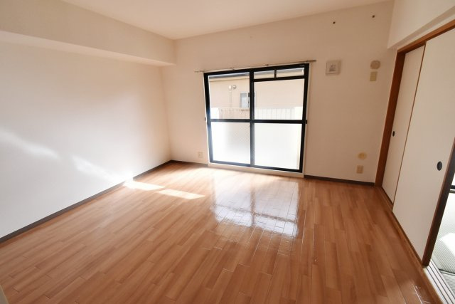 グリーンビュー1号館の居間・リビング