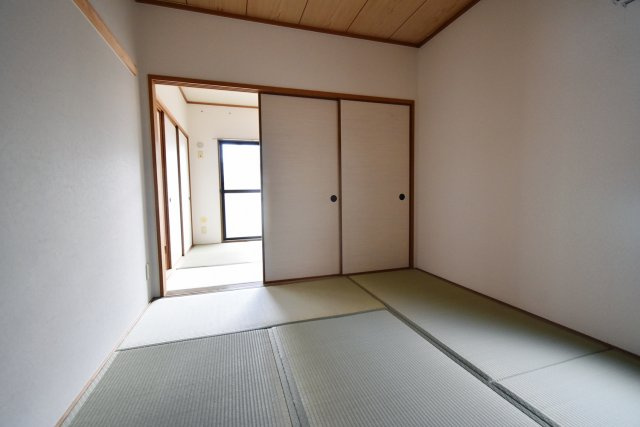 グリーンビュー1号館の和室