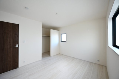 【洋室】 | 太田第14下田島町 一建設 3号棟 | ベッドルームはたっぷり光が入るので気持ちよく目覚められます♪ 