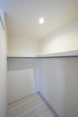 【収納】 | 太田第14下田島町 一建設 3号棟 | 寝室にはウォークインクローゼットがついておりおしゃれなご家族もうれしい空間です♪