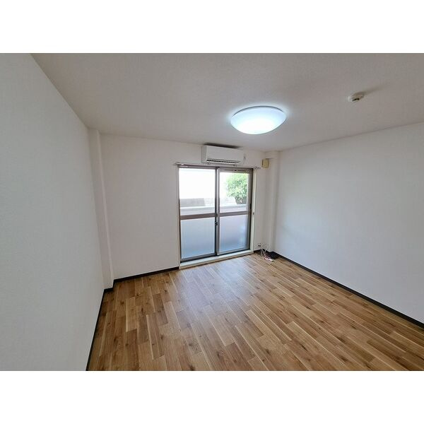 ロクサーヌ浜甲子園の居間・リビング