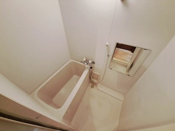 ロクサーヌ浜甲子園の浴室