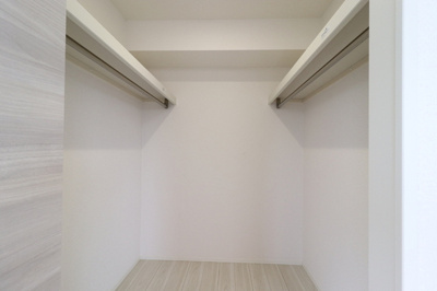【収納】 | PREMILIFE日岡 | 205　ウォークインクローゼット