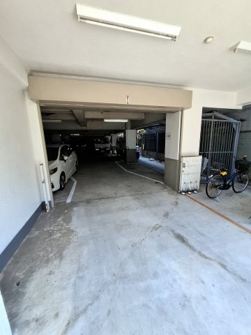 LakiaApartment夙川の駐車場