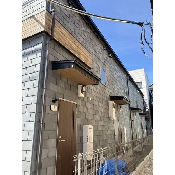 T’s BASE 西難波のエントランス