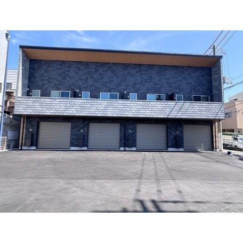 T’s BASE 西難波の外観