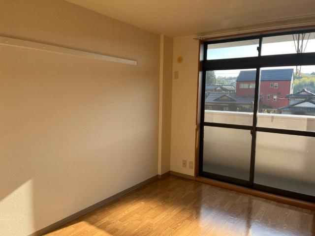 ロイヤルパインズＢ棟の内装|洋室