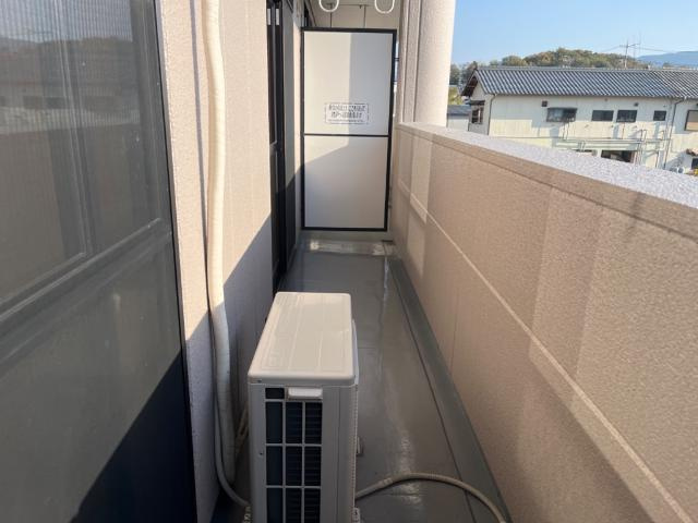 ロイヤルパインズＢ棟のその他|ベランダ