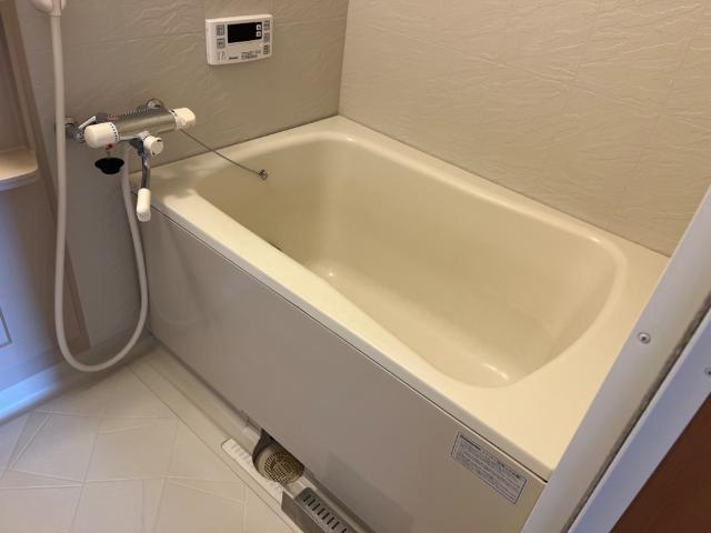 ロイヤルパインズＢ棟の浴室|バス