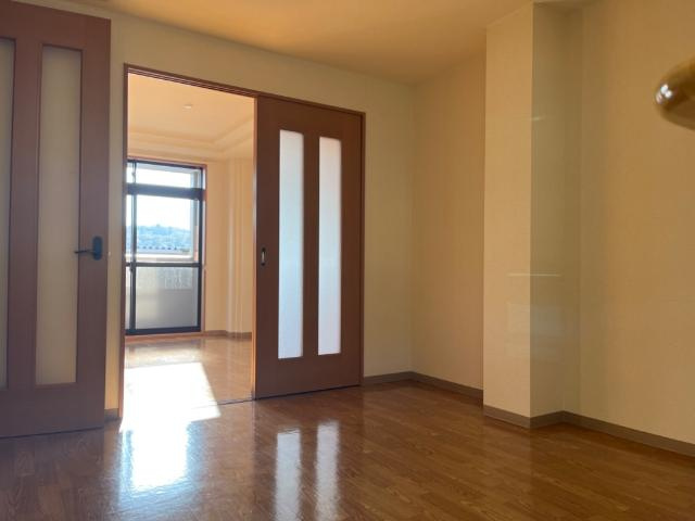 ロイヤルパインズＢ棟の居間・リビング|リビング