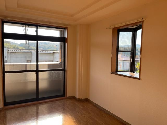 ロイヤルパインズＢ棟の内装|洋室