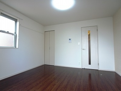 リブリ・幕張グランドリーフの内装